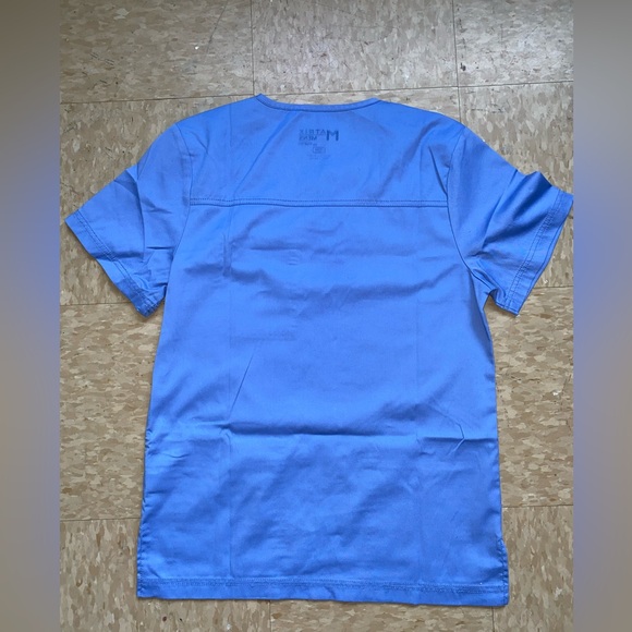 Sky blue Size small men’s matrix scrubs top - Picture 2 of 2
